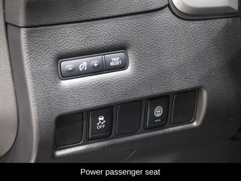 Used 2023 Nissan Murano SV FWD image 17
