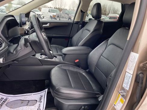 Used 2020 Ford Escape Titanium image 15