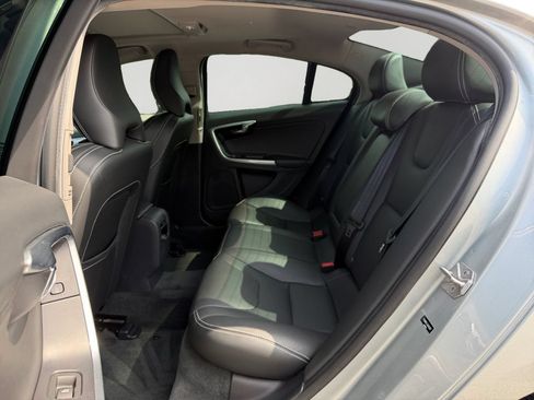 Used 2018 Volvo S60 T5 Dynamic w/ Vision Package FWD image 15
