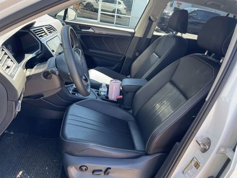 Used 2022 Volkswagen Tiguan SE FWD image 13
