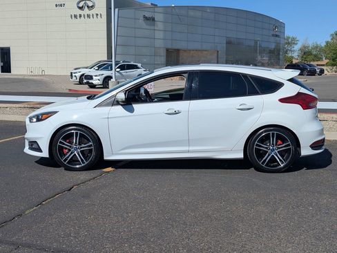 Used 2018 Ford Focus ST w/ Equipment Group 402A FWD image 3