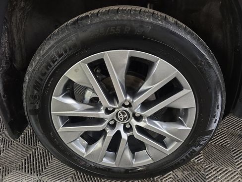 Used 2023 Toyota RAV4 XLE Premium AWD/4WD image 14