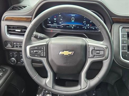 Used 2023 Chevrolet Tahoe Premier AWD/4WD image 14