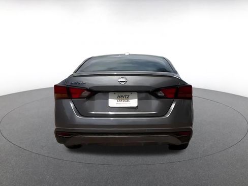 Used 2025 Nissan Altima 2.5 SV FWD image 12