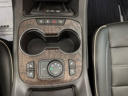 Used 2023 GMC Acadia Denali w/ Denali Ultimate Package image 20