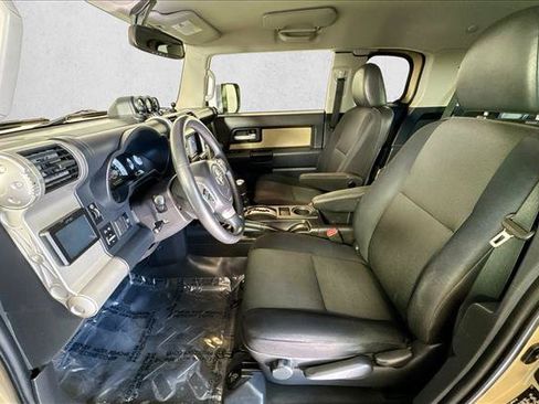 Used 2014 Toyota FJ Cruiser 4WD w/ Upgrade Package image 19