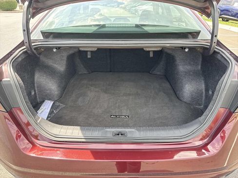 Used 2025 Nissan Altima 2.5 SV FWD image 27