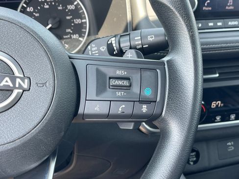 Used 2024 Nissan Rogue SV FWD image 27