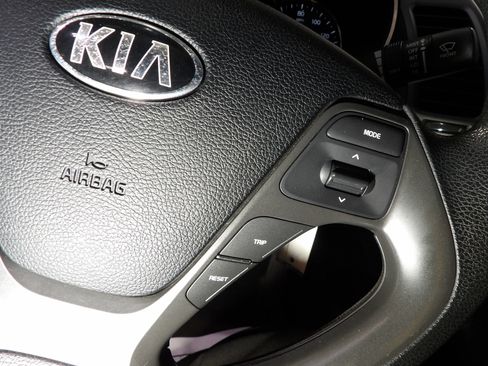 Used 2017 Kia Forte LX FWD image 14