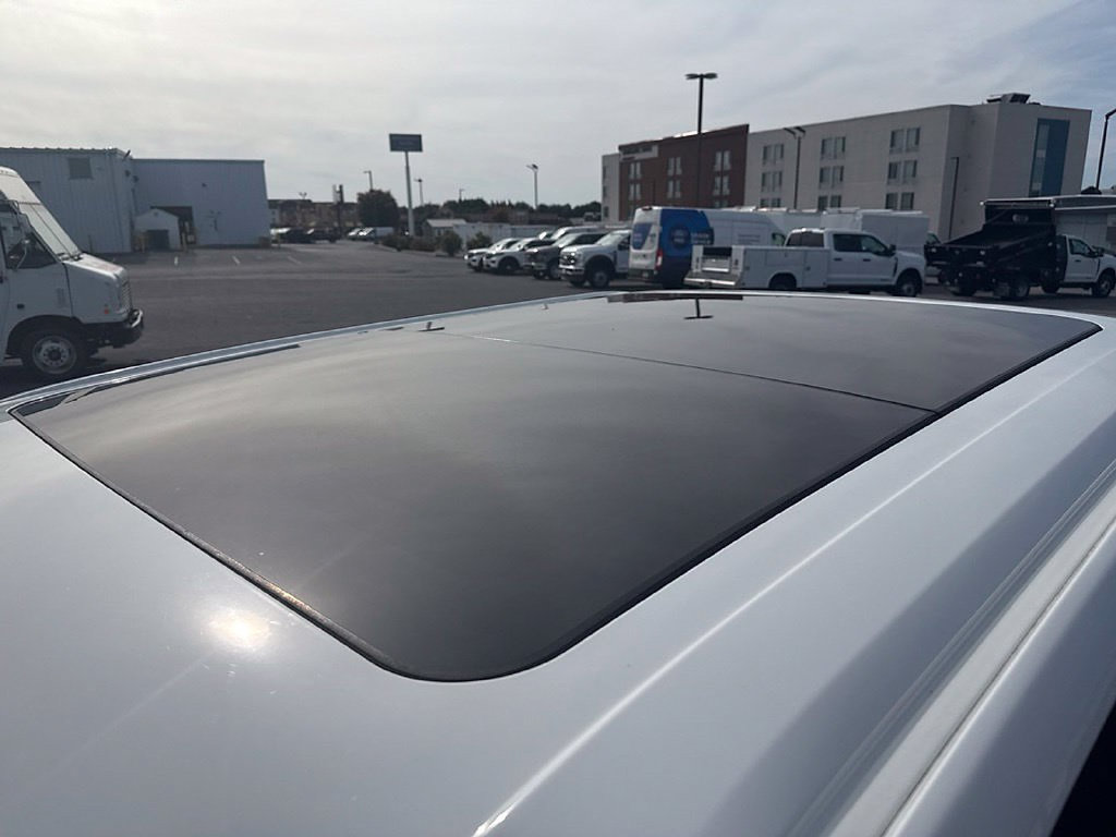Used 2016 Ford F150 Lariat w/ Equipment Group 501A Mid AWD/4WD image 5