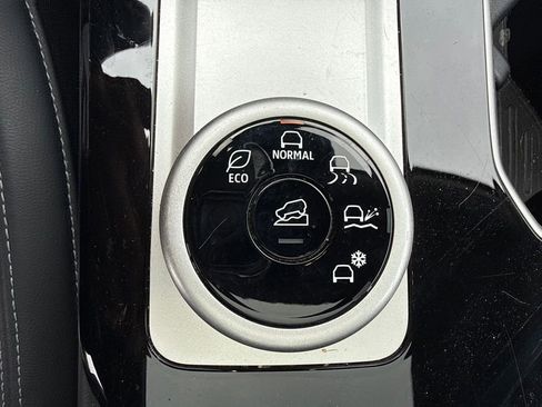 Used 2025 Mitsubishi Outlander SEL FWD image 17