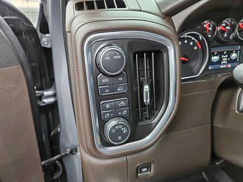 Used 2020 Chevrolet Silverado 1500 RST w/ Texas Edition AWD/4WD image 26
