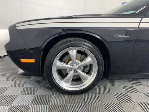Used 2010 Dodge Challenger R/T RWD image 11