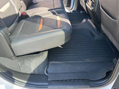 Used 2024 GMC Sierra 2500 AT4 image 24