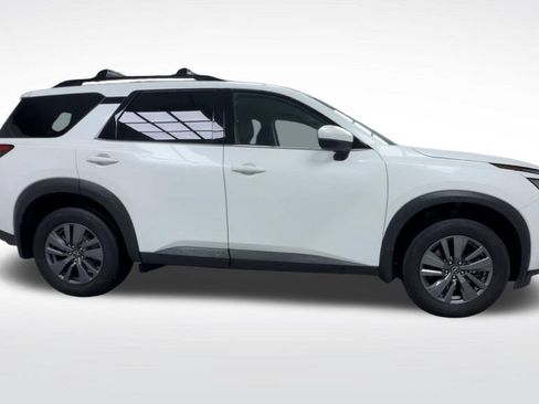 Used 2024 Nissan Pathfinder SV w/ Lighting Package (N92) AWD/4WD image 9