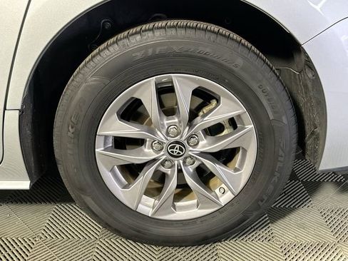 Certified 2024 Toyota Sienna XLE image 29