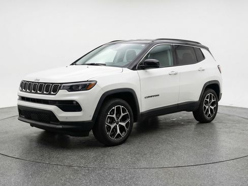 Used 2025 Jeep Compass Limited AWD/4WD image 3
