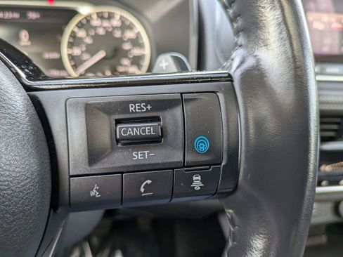 Certified 2022 Nissan Rogue SV w/ SV Premium Package image 18