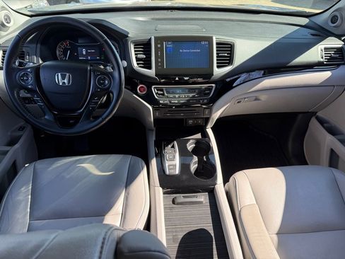 Used 2016 Honda Pilot Touring image 14