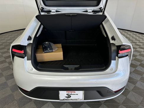 New 2026 Toyota Prius SE image 31