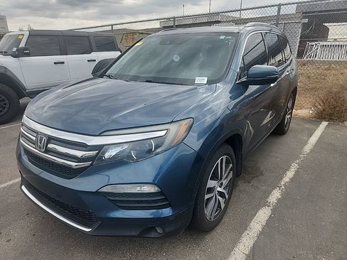 Used 2017 Honda Pilot Touring image 3