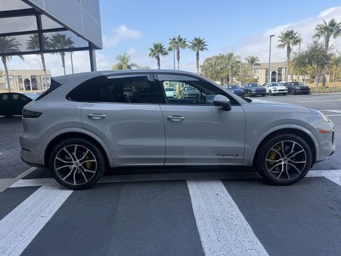 Certified 2020 Porsche Cayenne S image 4