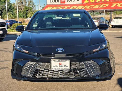 New 2026 Toyota Camry SE FWD image 2