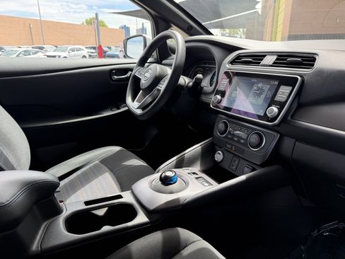 Used 2025 Nissan Leaf S FWD image 35