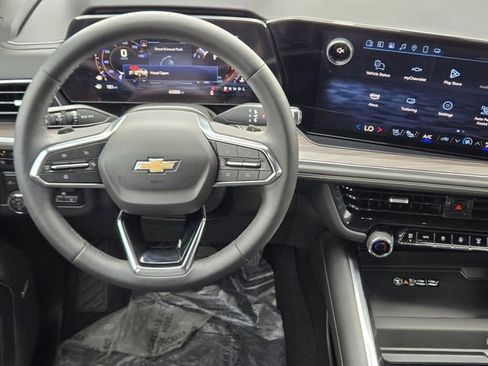 Used 2025 Chevrolet Suburban Premier image 26