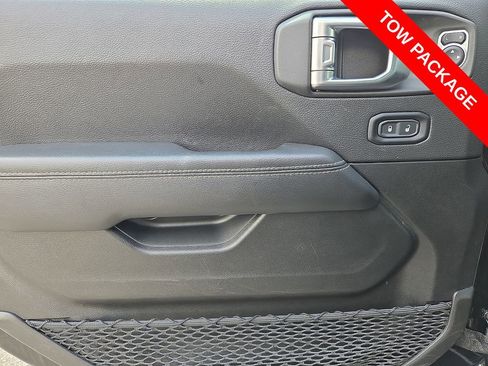 Used 2022 Jeep Wrangler Unlimited Sahara w/ Cold Weather Group AWD/4WD image 13