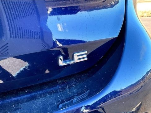 Used 2020 Toyota Highlander LE image 24