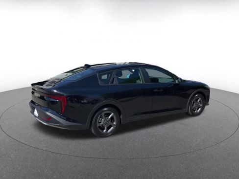 Used 2025 Kia K4 LXS image 14