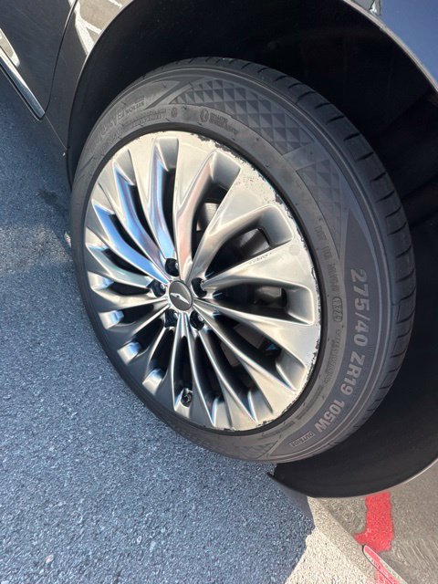 Used 2017 Genesis G90 3.3T Premium RWD image 10