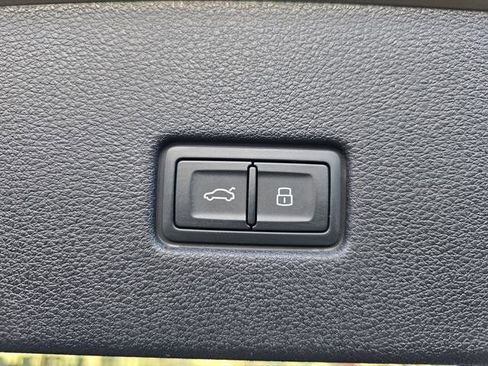 Certified 2024 Audi Q8 Prestige image 15