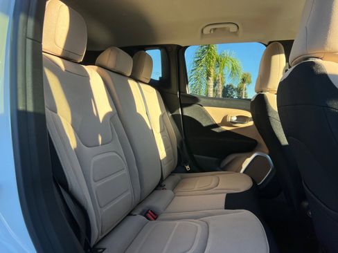 Used 2019 Jeep Renegade Latitude image 19