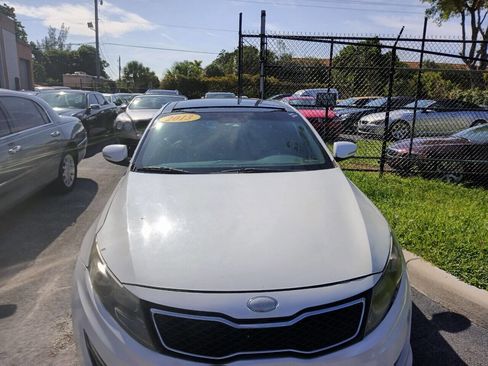 Used 2013 Kia Optima SX w/ Limited Pkg image 2