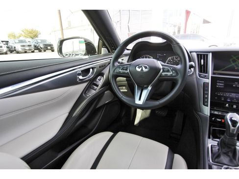 Used 2022 INFINITI Q60 3.0t Luxe w/ Essential Package image 10