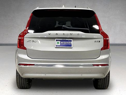Certified 2023 Volvo XC90 B5 Plus AWD/4WD image 5