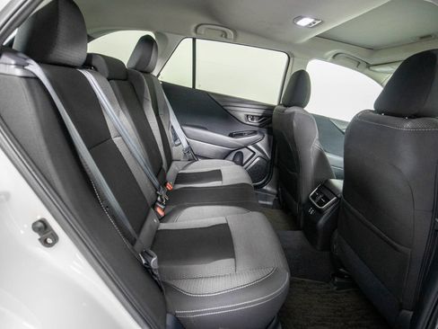 Used 2025 Subaru Outback Premium AWD/4WD image 13