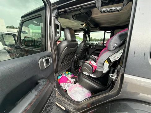 Used 2019 Jeep Wrangler Unlimited Rubicon AWD/4WD image 15