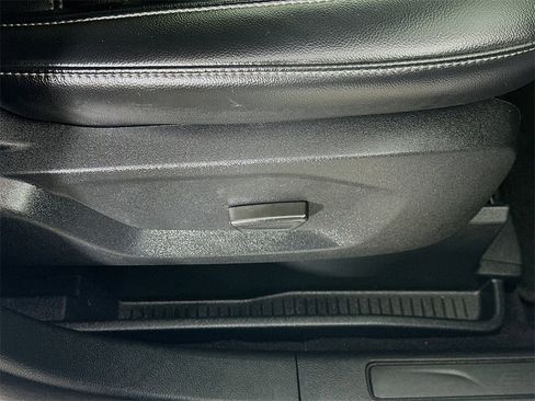 Used 2024 Ford Edge SEL image 21