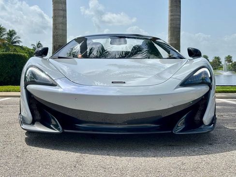 Used 2020 McLaren 600LT Spider RWD image 4