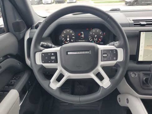 Certified 2025 Land Rover Defender 130 X-Dynamic SE AWD/4WD image 26