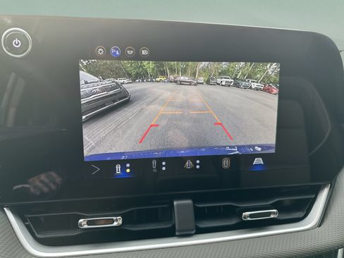 Used 2026 Chevrolet Equinox LT w/ Convenience Package II FWD image 21
