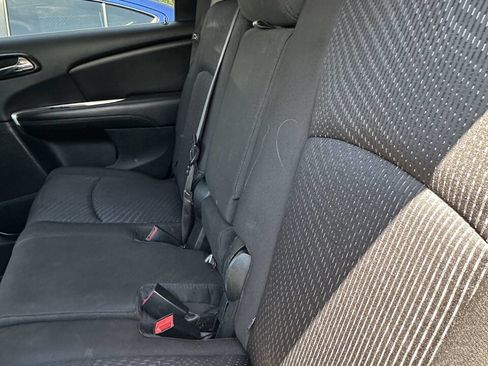 Used 2017 Dodge Journey SE w/ Flexible Seating Group image 21