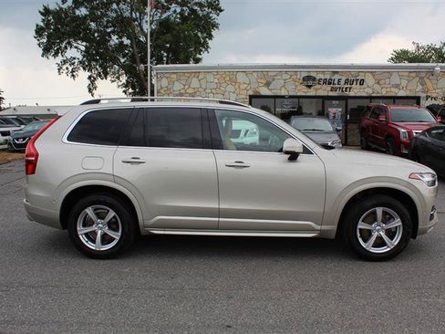 Used 2017 Volvo XC90 T5 Momentum AWD/4WD image 8