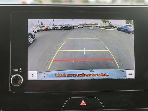 Used 2024 Toyota Venza LE image 23