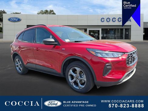 Certified 2025 Ford Escape ST-Line w/ Tech Pack #1 AWD/4WD image 3