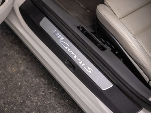 Certified 2022 Porsche 911 Carrera S RWD image 29