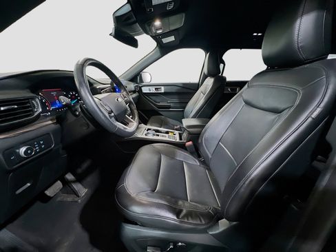 Used 2020 Ford Explorer Limited image 15